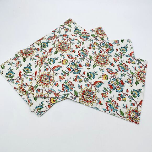 Tabitha Webb white floral placemats set of 4 - Picture 2 of 4